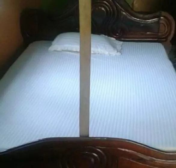 تختخواب و صبحانه Wasini Raha Stay