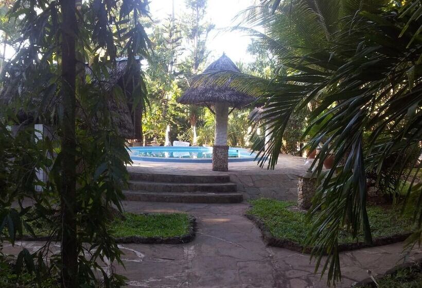 Dream Of Africa Cottages Kanamai