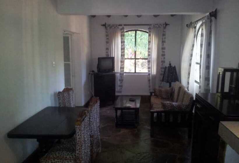 Dream Of Africa Cottages Kanamai