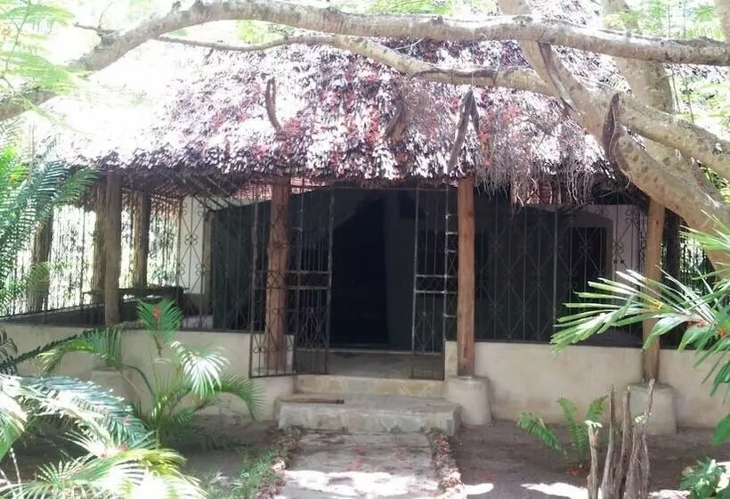 Dream Of Africa Cottages Kanamai