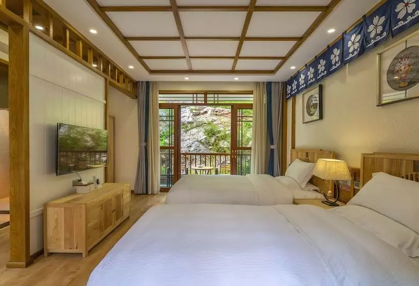 Hostelli Floral  · Rushuang Courtyard Lijiang