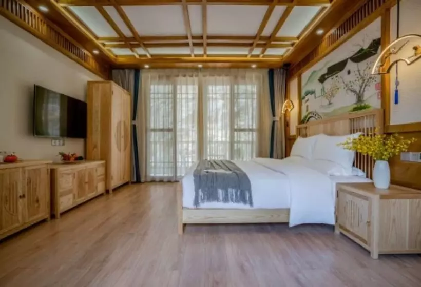 Hostelli Floral  · Rushuang Courtyard Lijiang