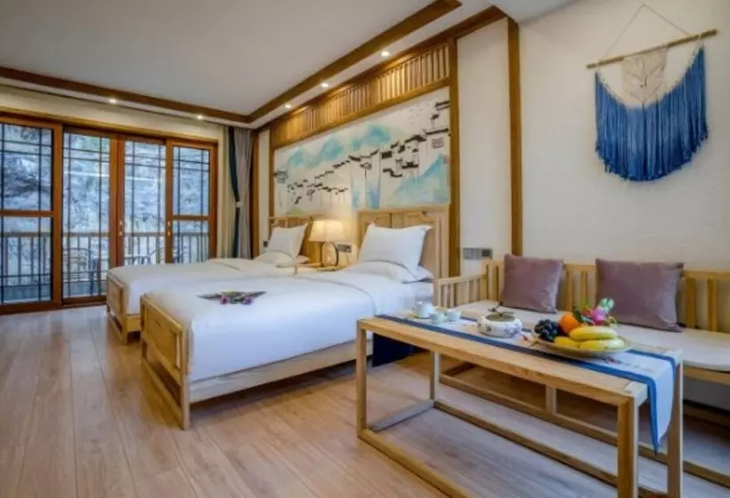 Hostelli Floral  · Rushuang Courtyard Lijiang
