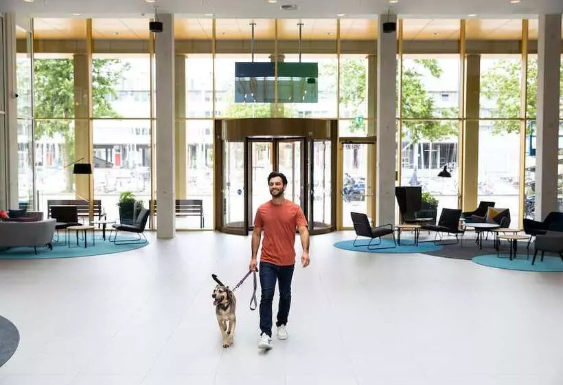 Hotelli Holiday Inn Express Amsterdam   North Riverside, An Ihg