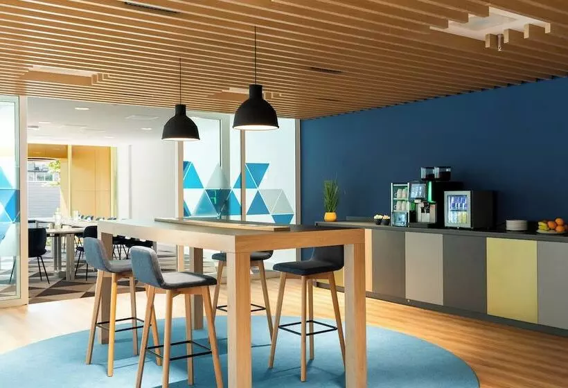 Hotelli Holiday Inn Express Amsterdam   North Riverside, An Ihg