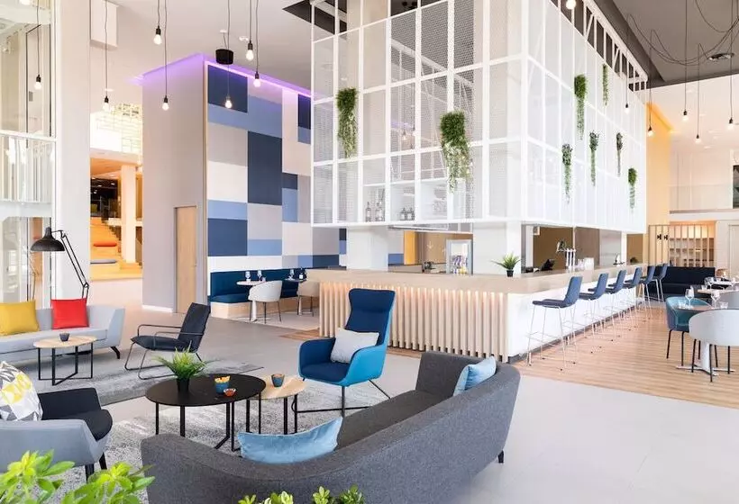 Hotelli Holiday Inn Express Amsterdam   North Riverside, An Ihg