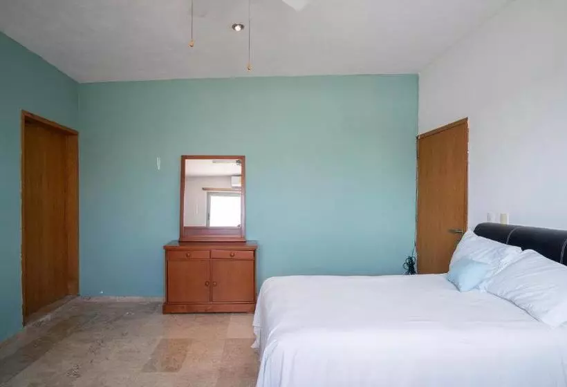 ホテル Capital O Cancun International Airport 24 P 7