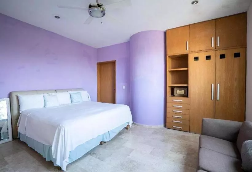 ホテル Capital O Cancun International Airport 24 P 7