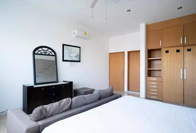 ホテル Capital O Cancun International Airport 24 P 7