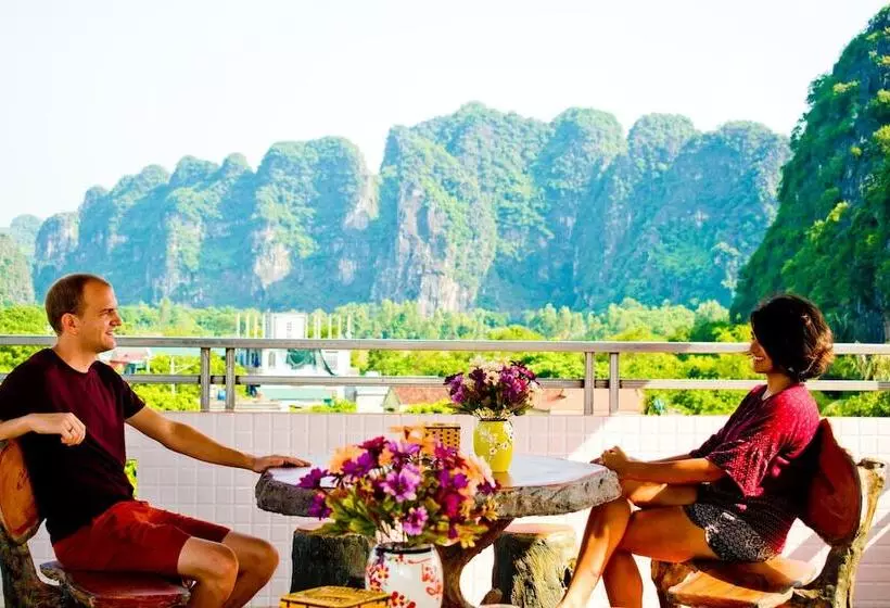 Trang An Mountain View Homestay   Hostel