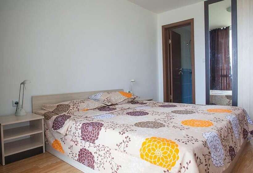 Guest Apartments Salena In Saint George Complex