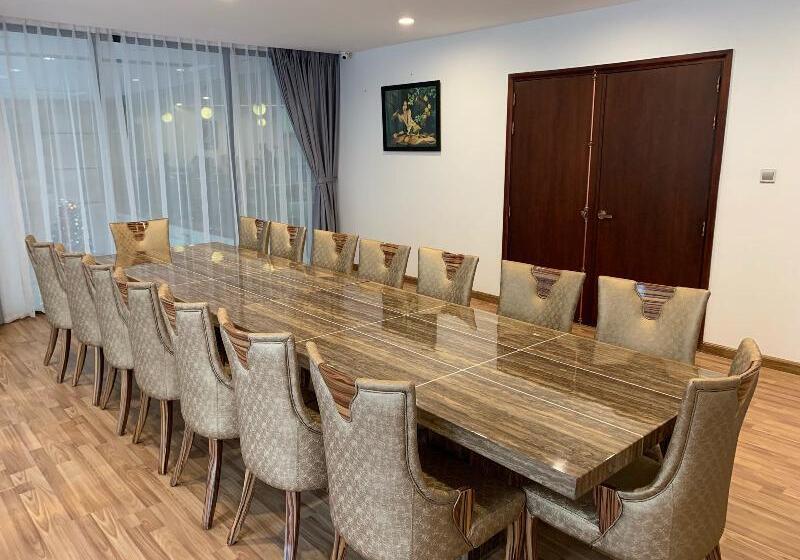 هتل Majestic Premium