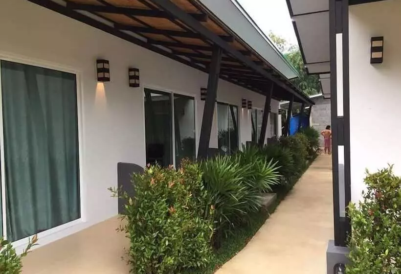 هتل Maleesirin Oldtown Resort
