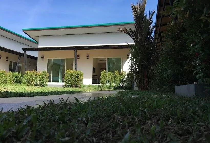 هتل Maleesirin Oldtown Resort