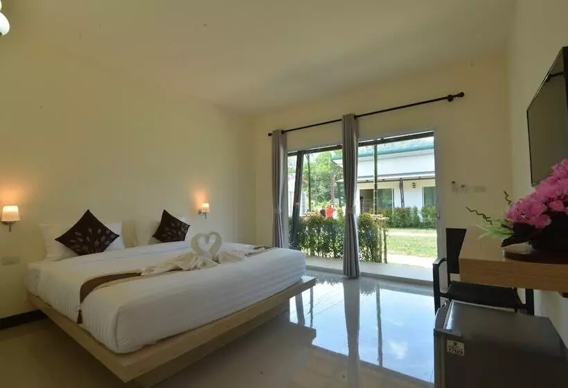 هتل Maleesirin Oldtown Resort