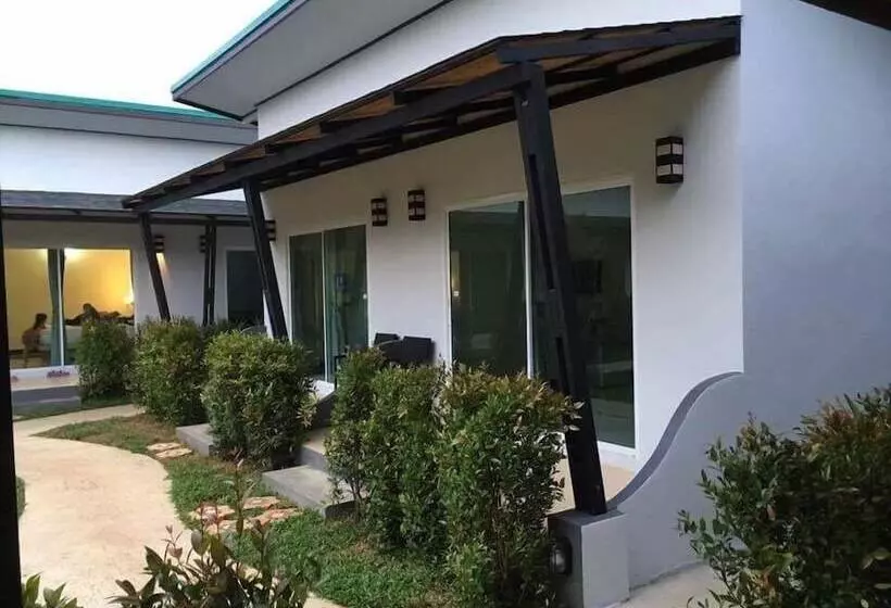 هتل Maleesirin Oldtown Resort