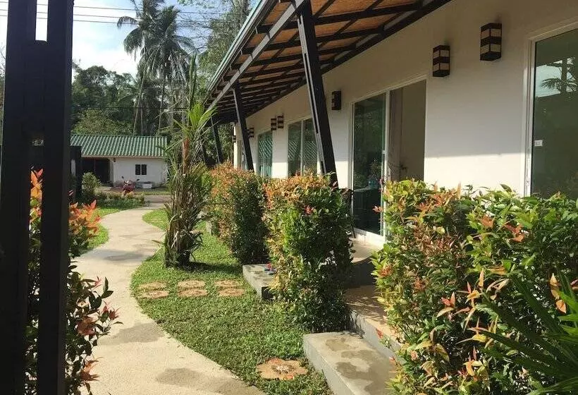 هتل Maleesirin Oldtown Resort