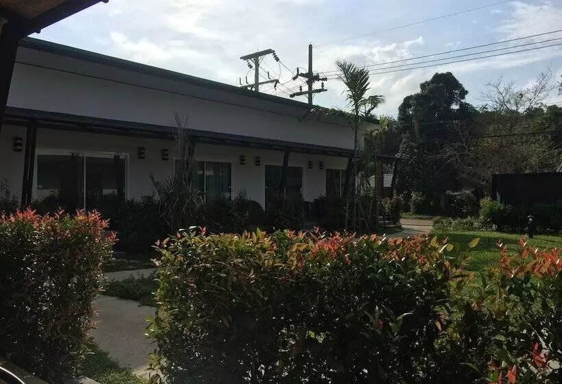 هتل Maleesirin Oldtown Resort