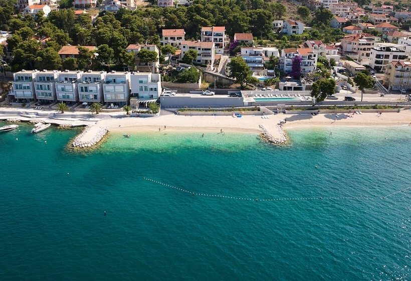 Livingstone Beach House