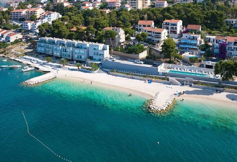 Livingstone Beach House