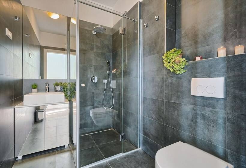 Livingstone Beach House