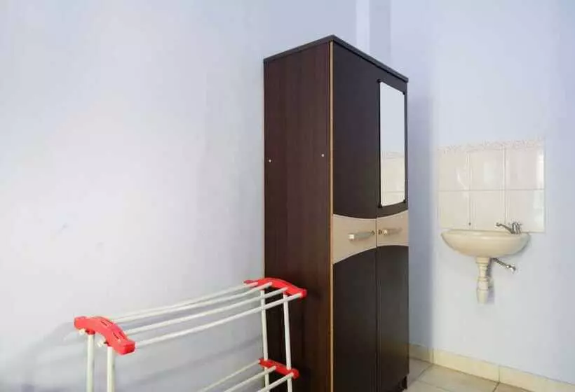 ペンション Reddoorz Near Mayura Park Lombok