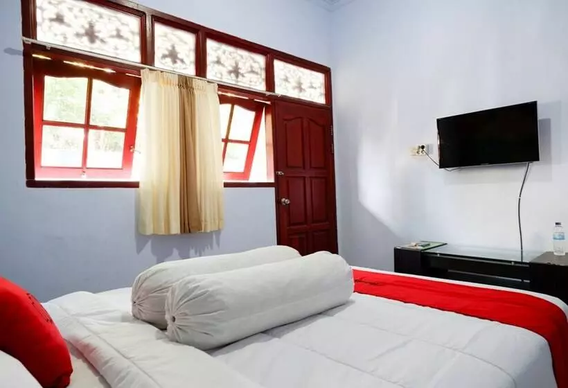 ペンション Reddoorz Near Mayura Park Lombok