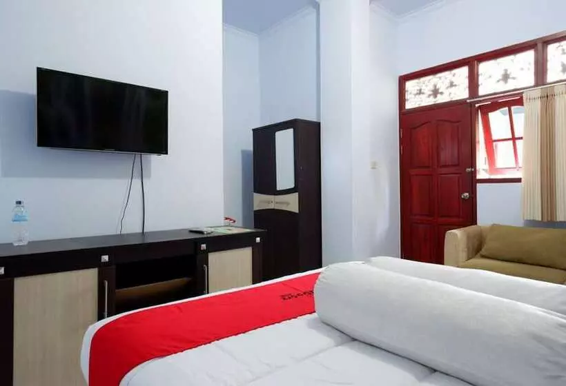 ペンション Reddoorz Near Mayura Park Lombok