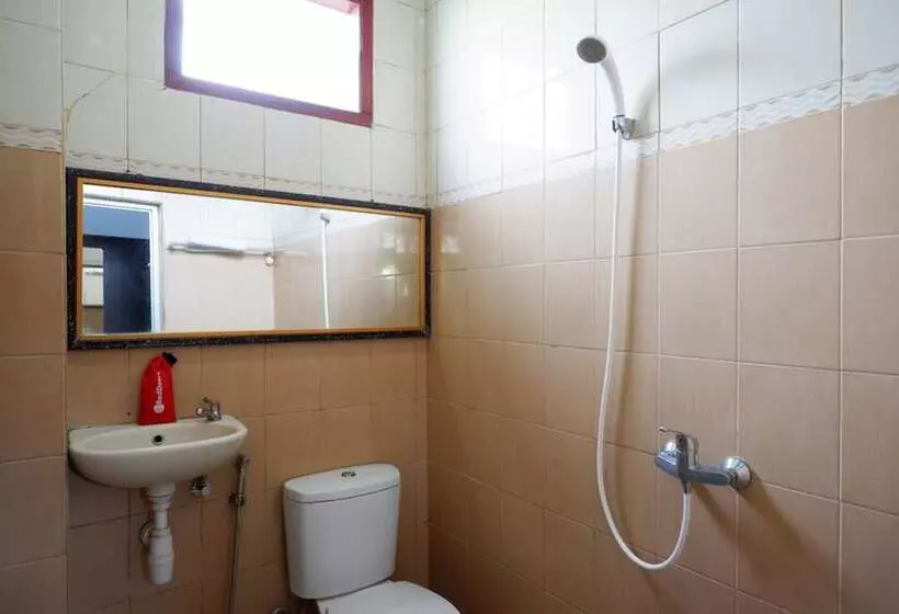 ペンション Reddoorz Near Mayura Park Lombok