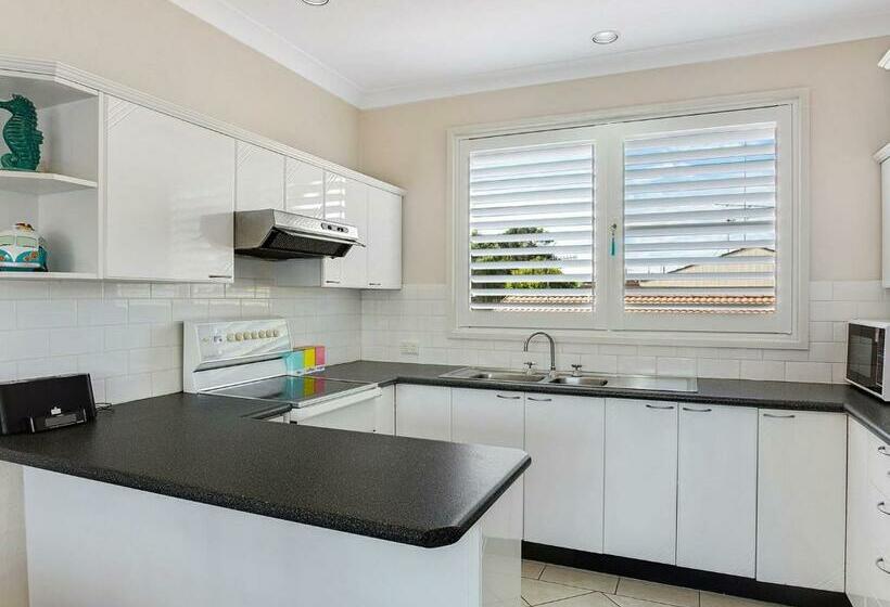 Sandy Shores 1 3 Messines Street