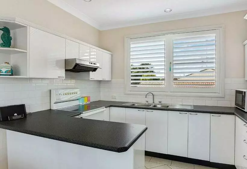 Sandy Shores 1 3 Messines Street