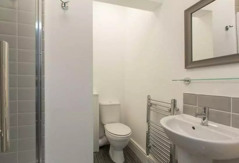 Townhouse Plus @ 130 West Street Crewe