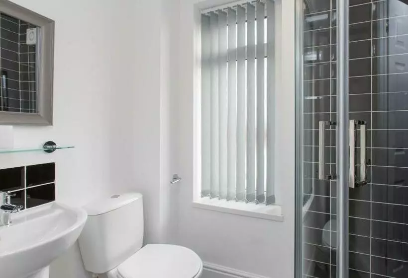Townhouse Plus @ 130 West Street Crewe