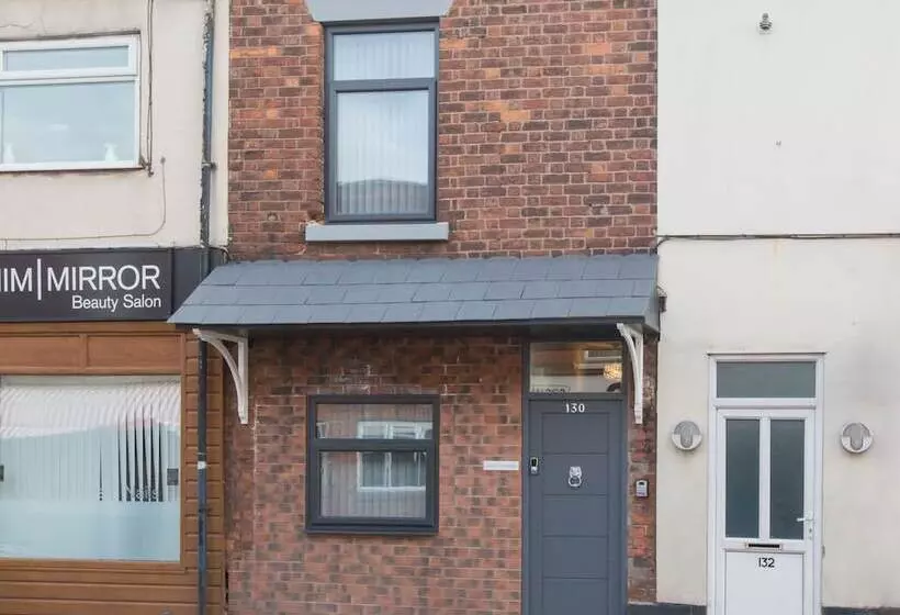 Townhouse Plus @ 130 West Street Crewe