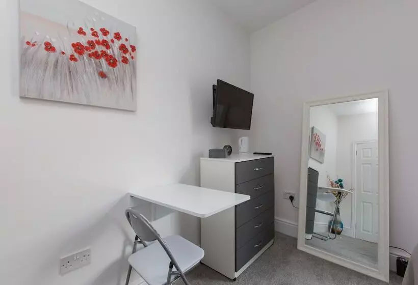 Townhouse Plus @ 130 West Street Crewe
