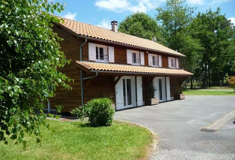 Aamiaismajoitus (B&B) La Grange Du Born