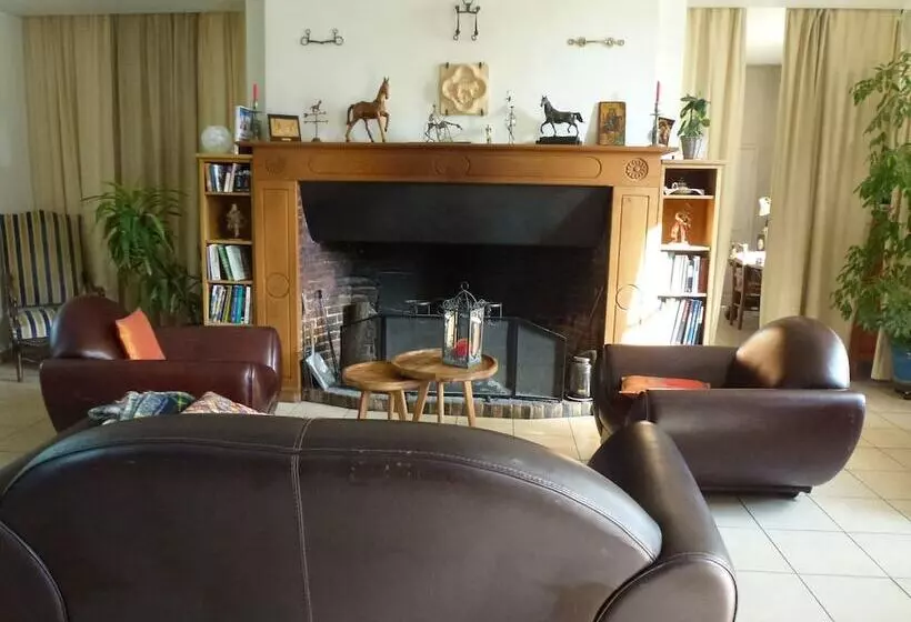 Aamiaismajoitus (B&B) Le Manoir De Villers