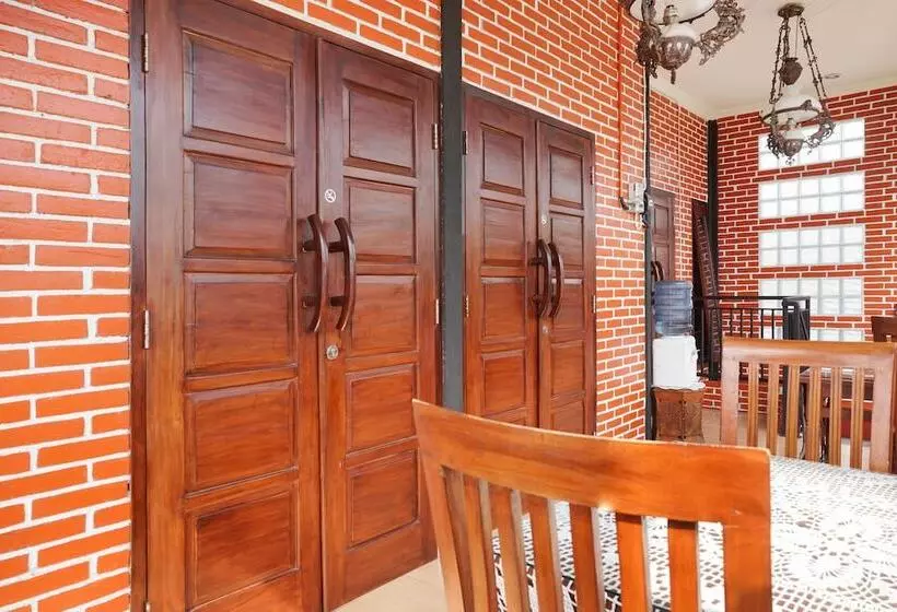 Hotelli Alam Citra Bnb Mitra Reddoorz