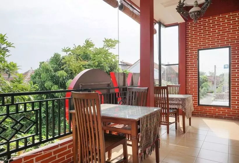 Hotelli Alam Citra Bnb Mitra Reddoorz