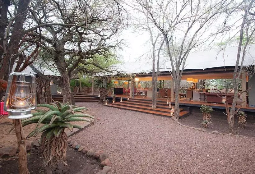 Hotelli Rhino Sands Safari Camp