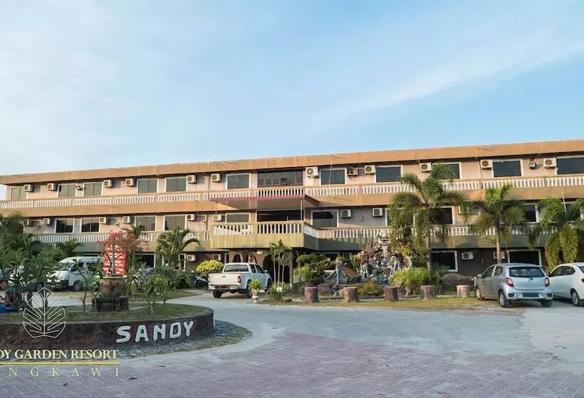 هتل Sandy Garden Resort