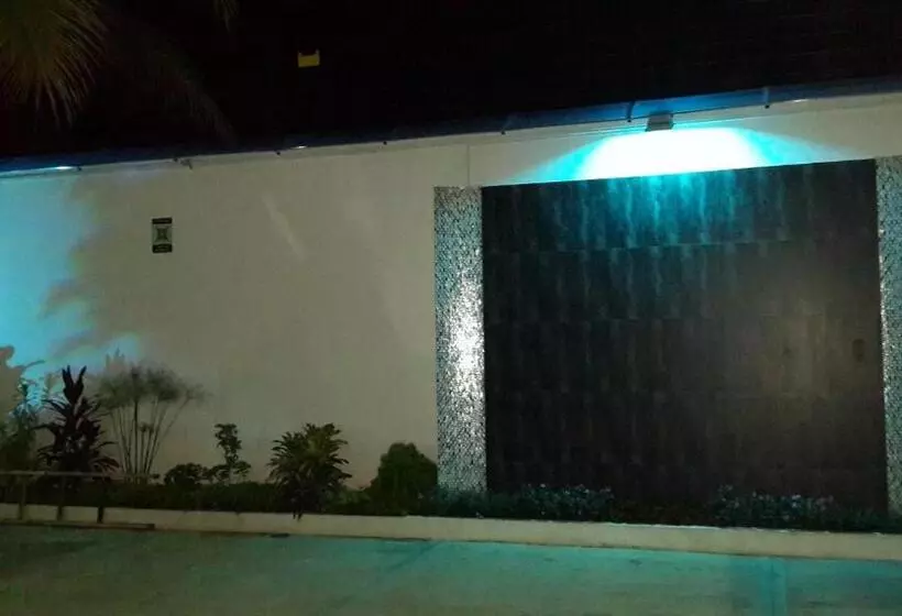 Hotelli Tropical Resort Tocaima