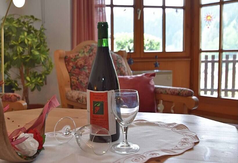 Quaint Apartment With Private Terrace Garden