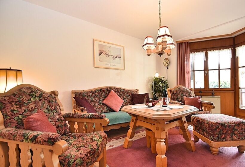 Quaint Apartment With Private Terrace Garden