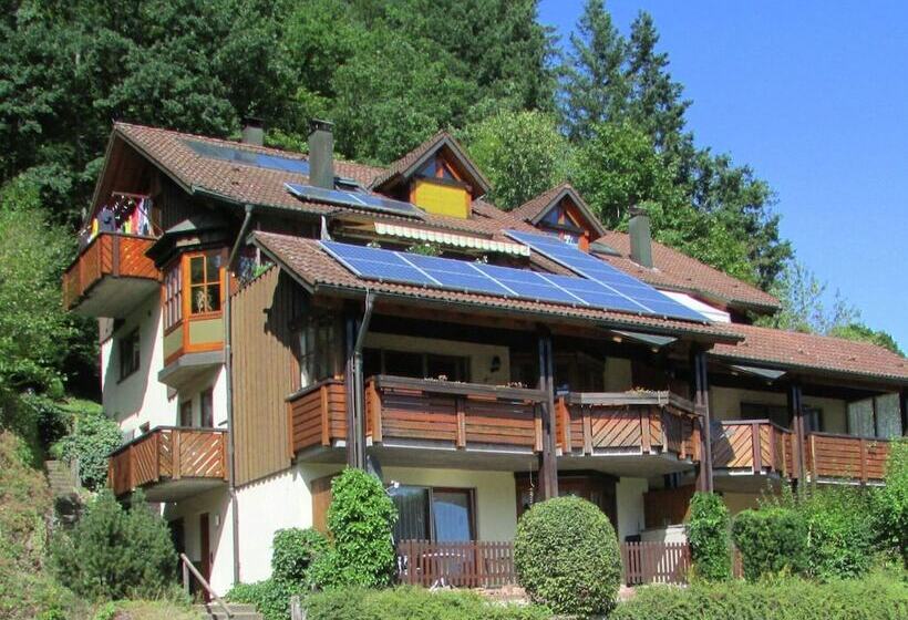 Quaint Apartment With Private Terrace Garden