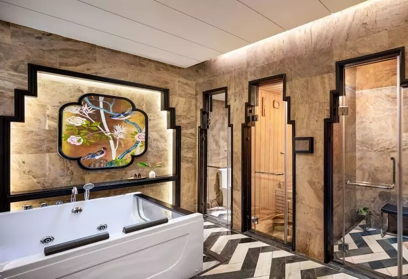 Ravatel Luxury Hotel Bac Giang