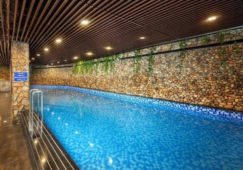 Ravatel Luxury Hotel Bac Giang