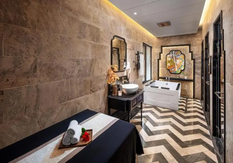 Ravatel Luxury Hotel Bac Giang