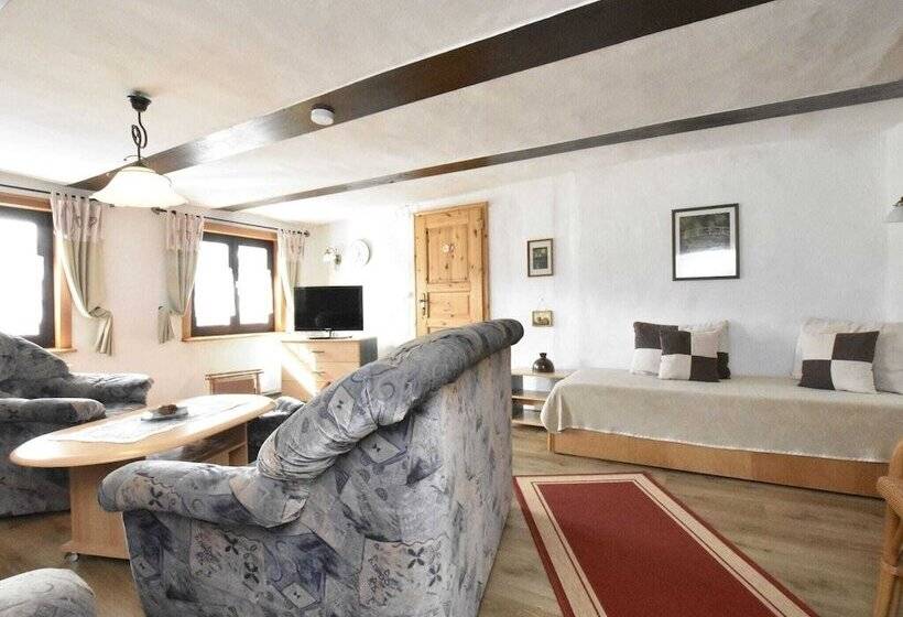 Sleep Under A Thatched Roof   Apartment In Ahlbeck Near Haff