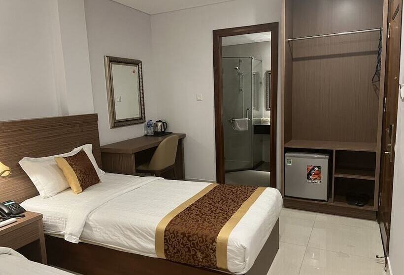 هتل Galaxy Airport